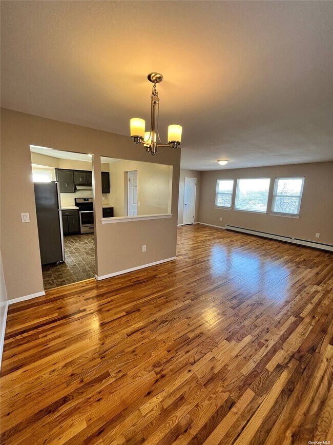 Foto del edificio - 761 Wantagh Ave