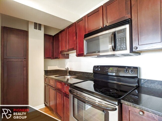 Building Photo - 4180 N Marine Dr