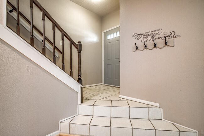 Foto del edificio - 800 Country Pl Dr