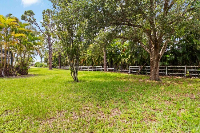 Foto del edificio - 3699 Liberty Square