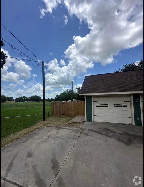 Building Photo - 602 Hillside Dr