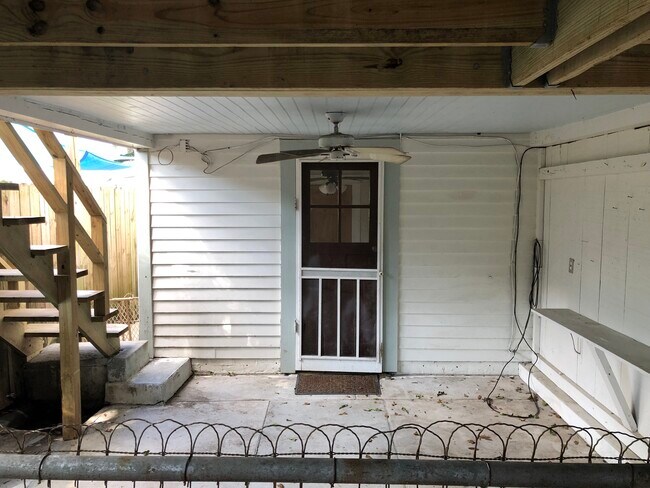 Building Photo - 211 Audubon St