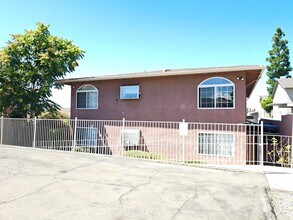 Building Photo - 876 N 3rd St