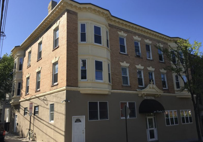 Building Photo - 106 Central St