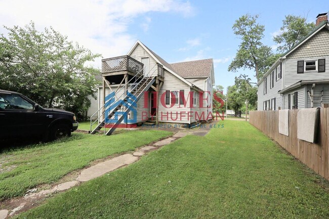 Foto del edificio - 818 S Barker Ave