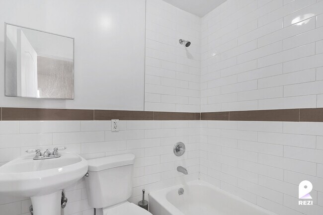 Foto del edificio - 2159 5th Ave