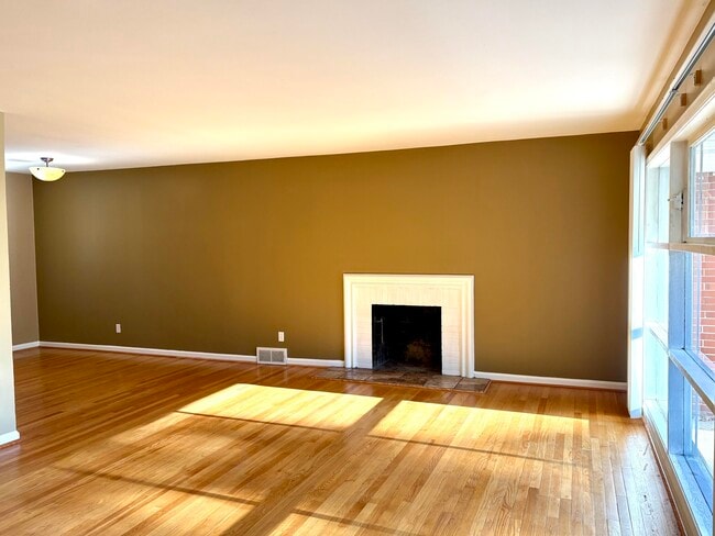 Foto del edificio - 27160 Spring Arbor Dr