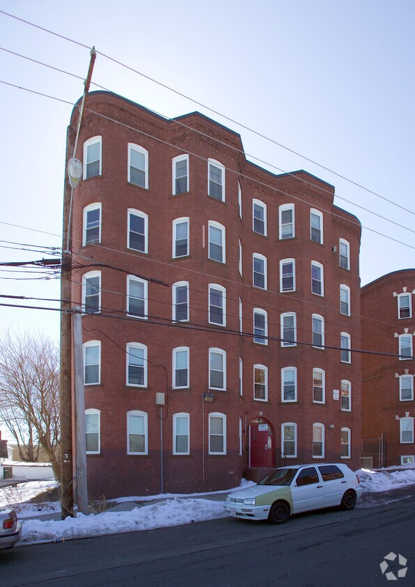 Sargeant West Apartments in Holyoke, MA