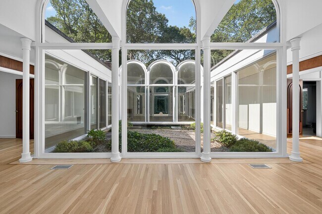Foto del edificio - 156 Horseshoe Rd