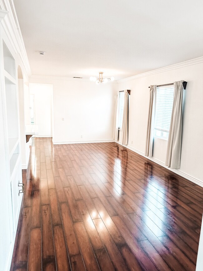 Foto del edificio - 2744 Crown Ridge Rd