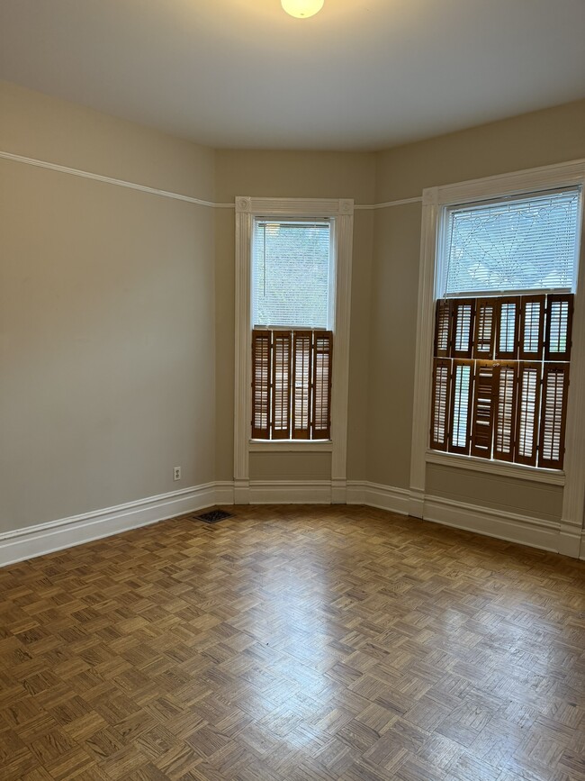 Building Photo - 526 NW 18th Ave.