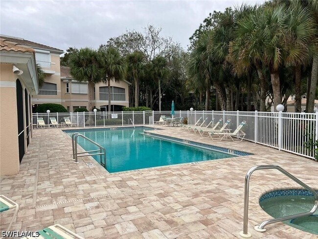 Foto del edificio - 1018 Woodshire Ln