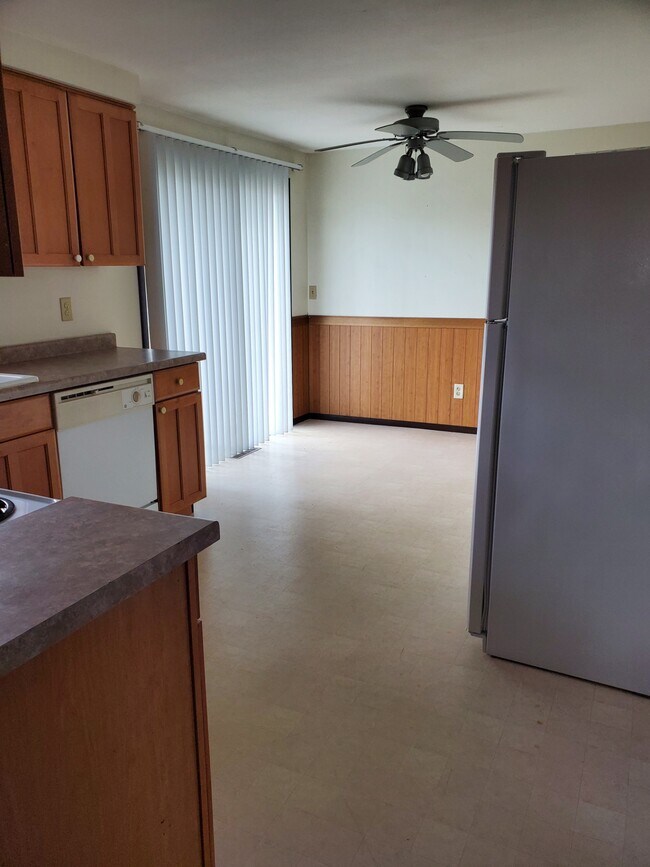 2884 Manitowoc Rd, Bellevue, WI 54311 Townhome Rentals in Bellevue WI