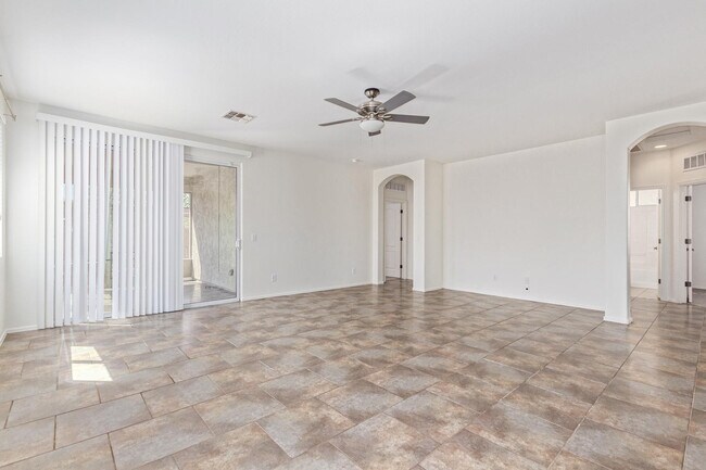 Foto del edificio - 7407 W Darrow St