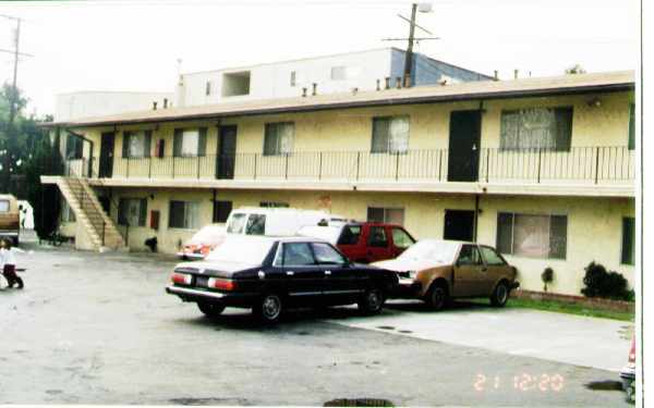 Primary Photo - La Palma Apartments