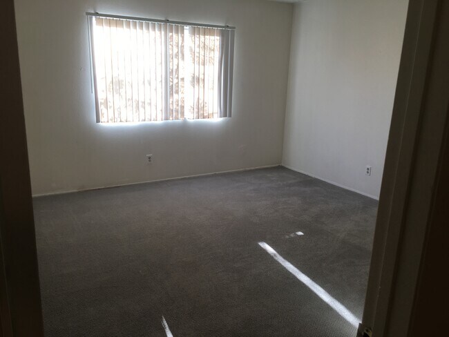 Building Photo - 6783 Alvarado Rd