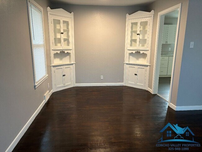 Foto del edificio - For Rent - 3 Bed/ 1 Bath - 616 Parkway