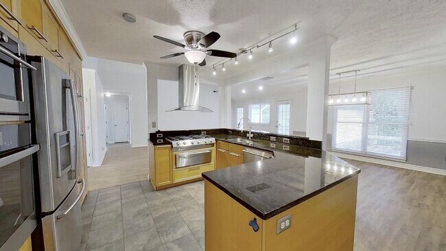 Foto del edificio - 7517 Lost Tree Rd