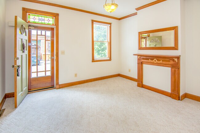 Living Room - 905 Fell St