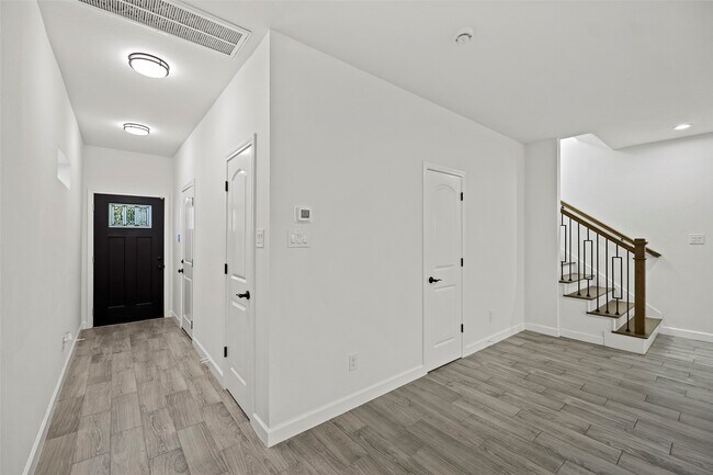 Foto del edificio - 1071 St Clair St