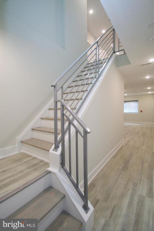 Building Photo - 3716 Haverford Ave