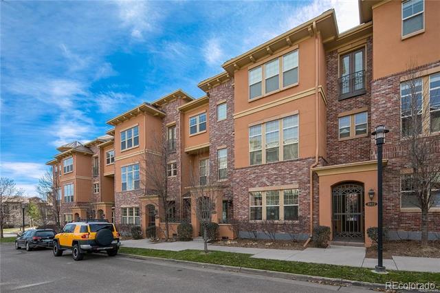 Foto del edificio - 10124 Inverness Main St