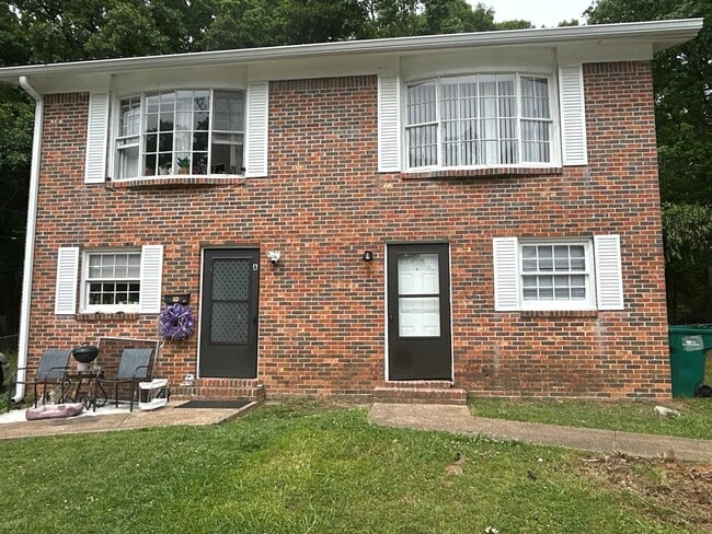 Building Photo - 37 Willa Dr