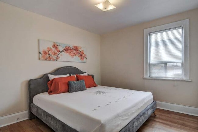 Building Photo - Donlands Apartments