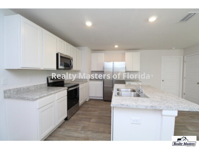 Foto del edificio - BRAND NEW CONSTRUCTION ~ Pet friendly ~ Re...
