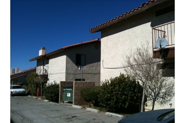 Building Photo - 802 E Avenue J-12