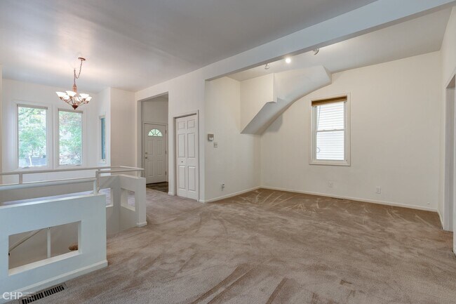 Living room - 1224 W Barry Ave