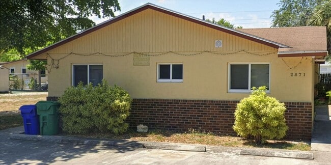 Building Photo - 2871 NW 12th Ct