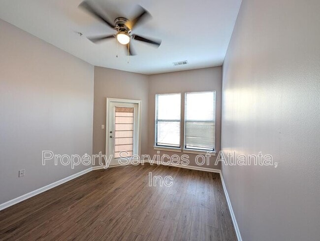 Photo - 898 Oak St SW Apartment