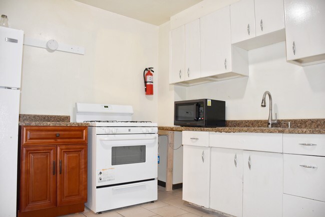 Cocina - 3107 Niagara St