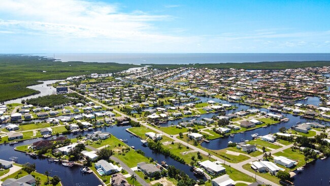 Building Photo - Punta Gorda Waterfront Getaway! Annual or ...