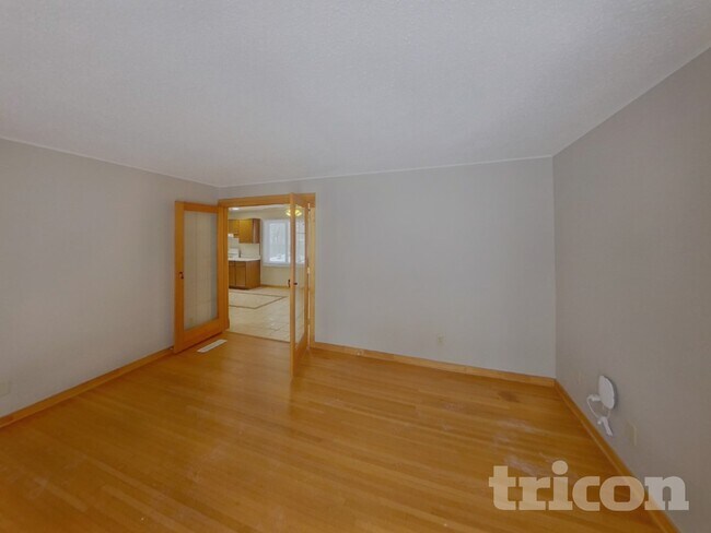 Building Photo - 2605 Eastman Dr