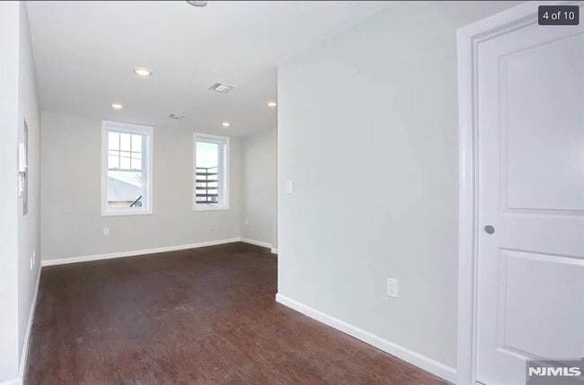 Building Photo - 471 Harrison Ave