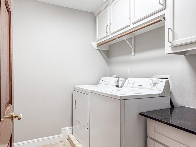 Foto del edificio - 4525 Maple St