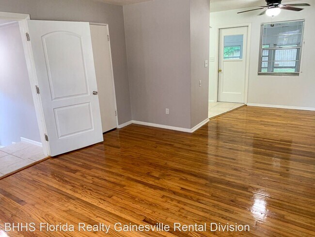 Building Photo - 4 br, 2.5 bath House - 915 NE 8th Avenue