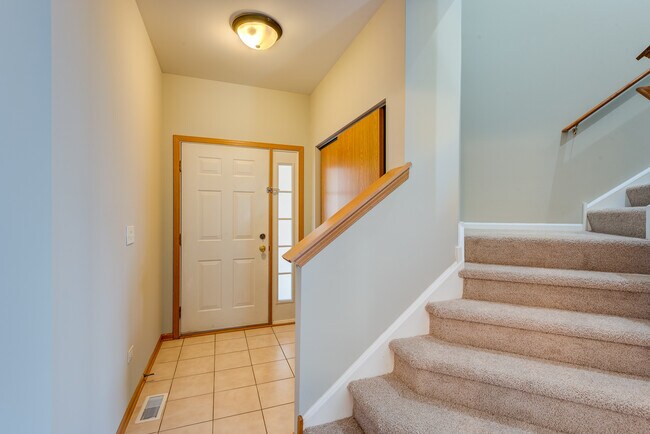 Foto del edificio - 490 Vaughn Cir