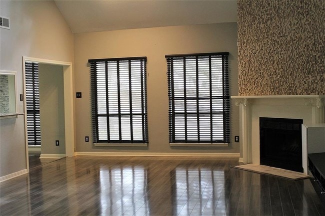 Building Photo - 4144 Greystone Way