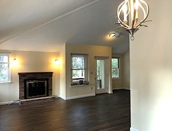 Building Photo - 30 E Bluff Rd