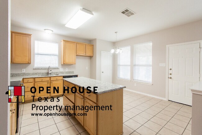 Building Photo - 310 Admiral Dr, Wylie