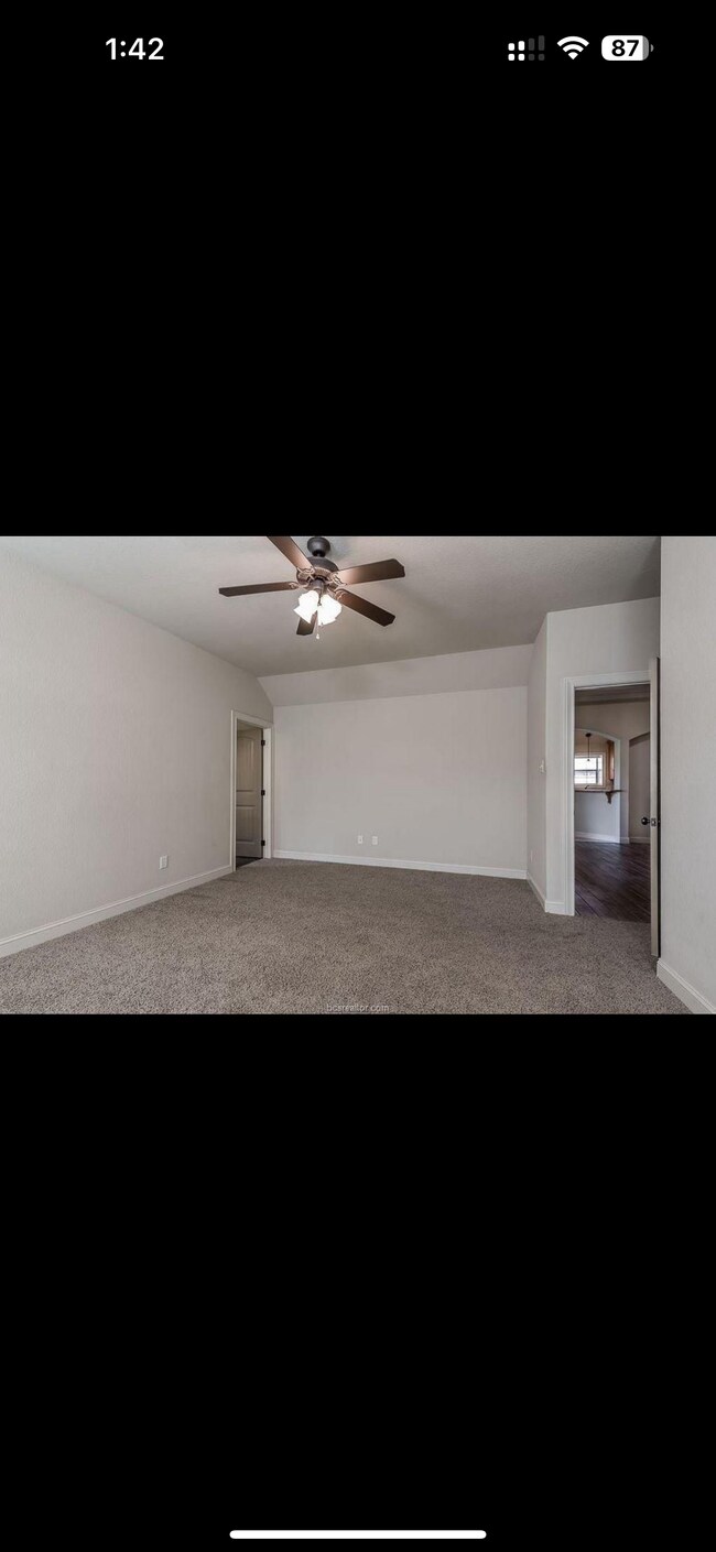 Building Photo - 3912 Lambermont Dr