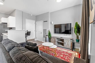 Building Photo - 95 Broadway-SI ID1240394P