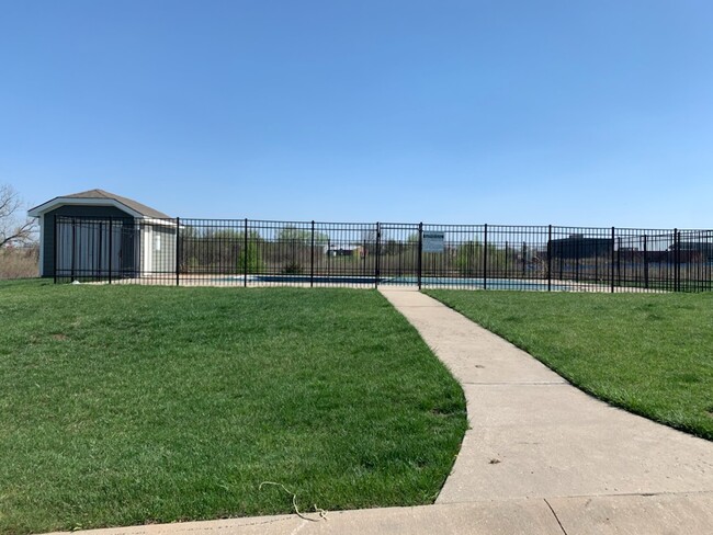 Building Photo - 16036 Prairie Way