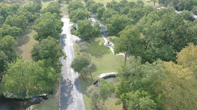 Foto del edificio - 4309 Bowser Rd