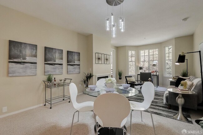 Foto del edificio - 200 Caldecott Ln