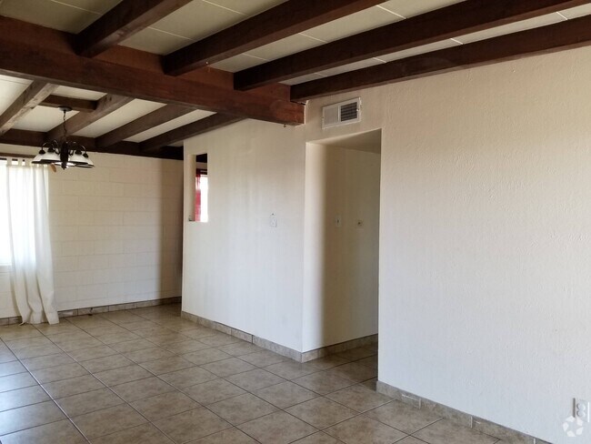 Building Photo - 2125 Calle de Suenos
