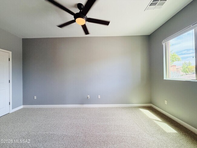Foto del edificio - 9859 N Crook Ln